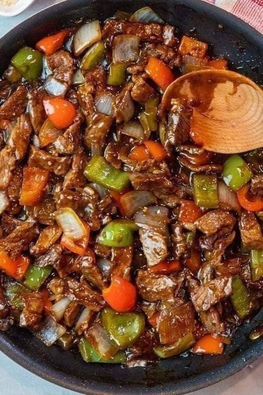 Chinese pepper steak with onions