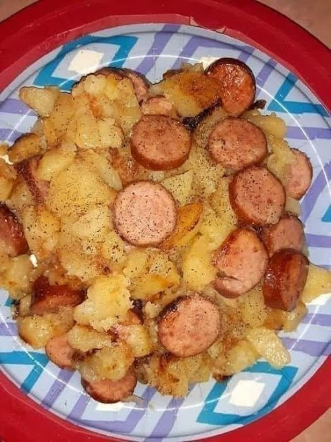 Fried Potatoes, Onions, and Smoked Polish Sausage: A Hearty and Flavorful Dish