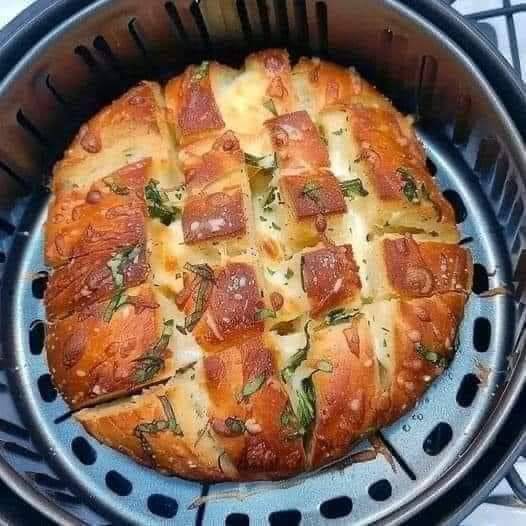 Air Fryer Pull Apart Cheese Garlic Bread 😍