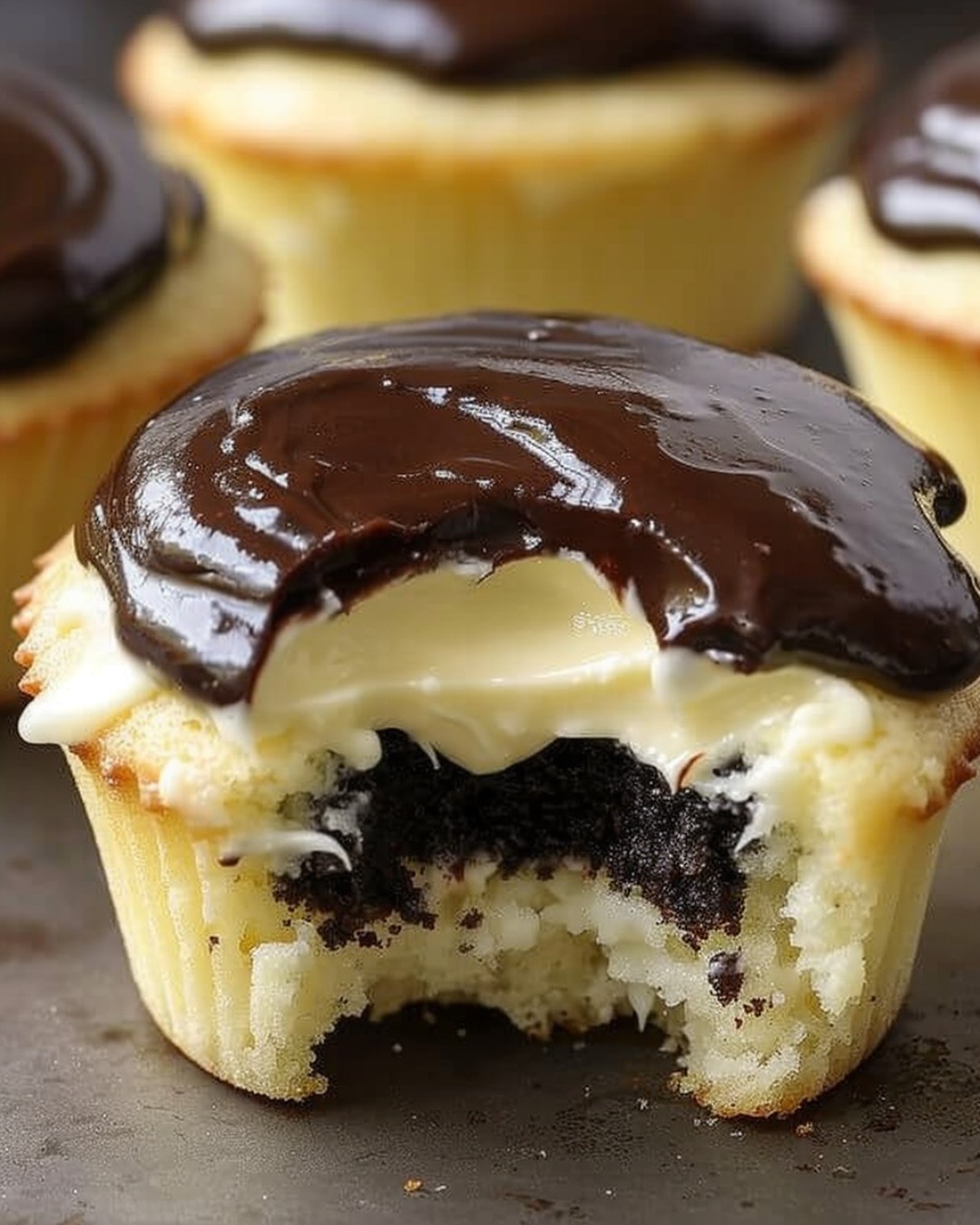 🧁 Boston Cream Cupcakes 🍫