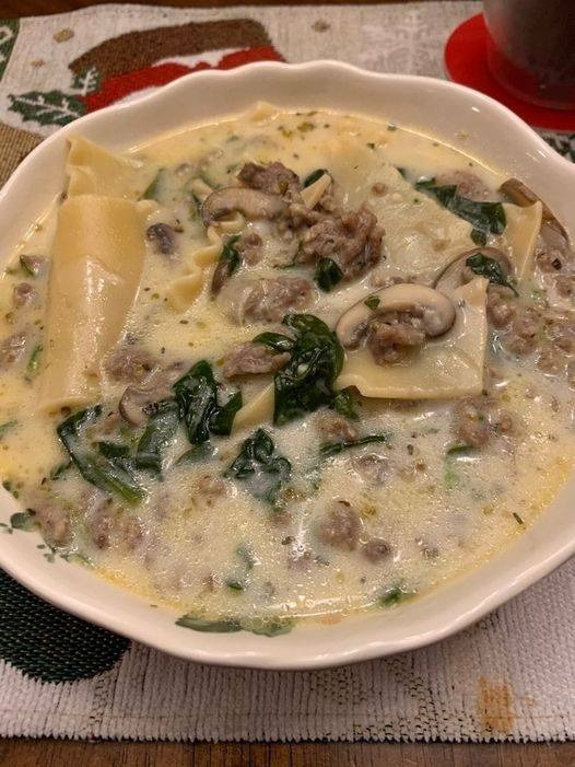 Creamy Alfredo Lasagna Soup: A Comforting Twist on a Classic